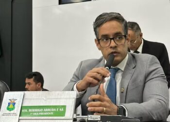 Projeto de Lei em Cuiabá: Como a Bíblia Será Introduzida no Ambiente Escolar?