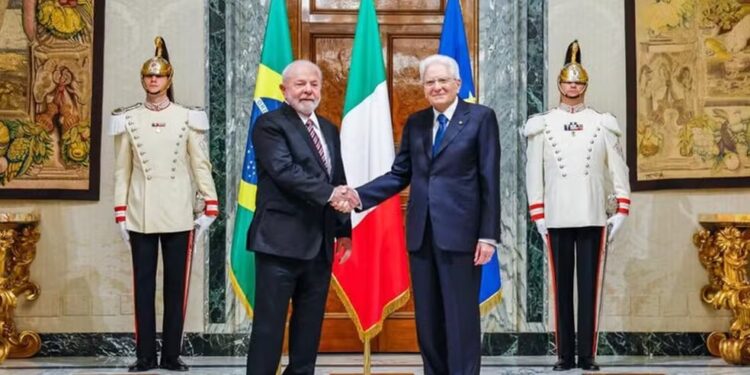 Presidente da Itália, Sergio Mattarella, desembarca no Brasil para série de compromissos com Lula