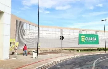 Crise na Saúde de Cuiabá: Empresa Interrompe 70% dos Serviços por Falta de Pagamento e Alerta para Consequências
