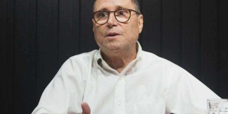 Cuiabá Precisa de Gestão Eficiente: Abílio e Lúdio Não São Capacitados, Afirma Especialista